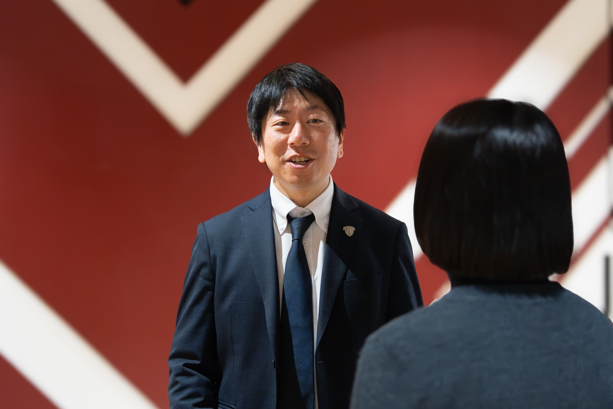 5年で3倍にまで増やしたチーム。スタッフ一人ひとりが、自分の地道な仕事が週末の勝ちに繋がっているのだと、迷いなく信じている。